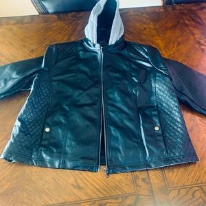 Women installed hooded winter jacket